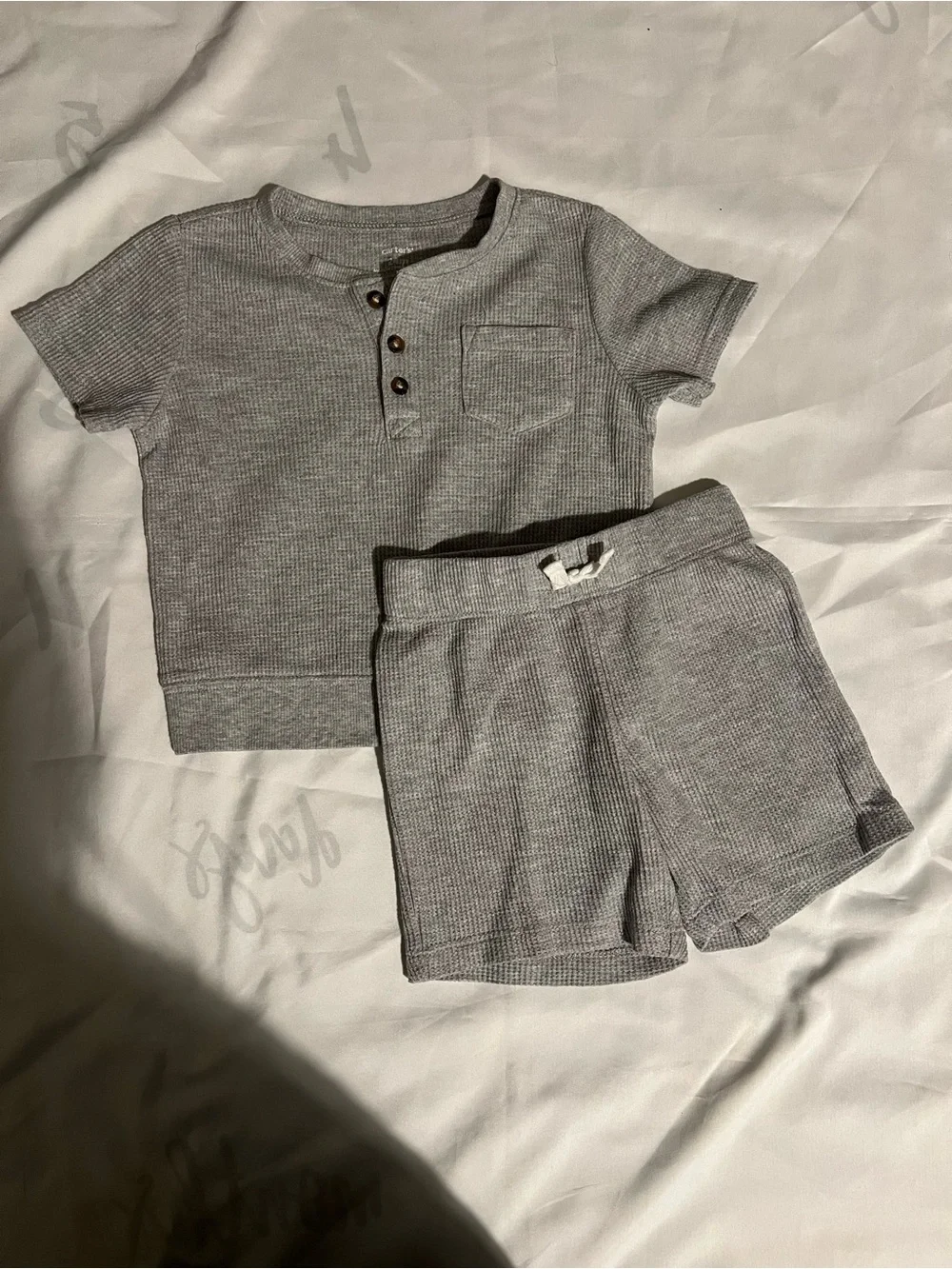 Carter’s Two-Piece Waffle Knit Short Set in Light Gray Size 24 Months